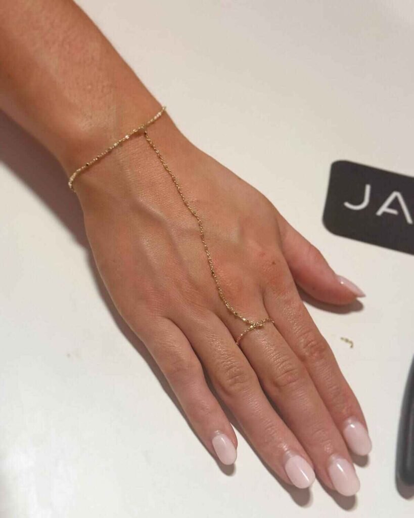 tarnish restiant jewelry
long-lasting bracelet