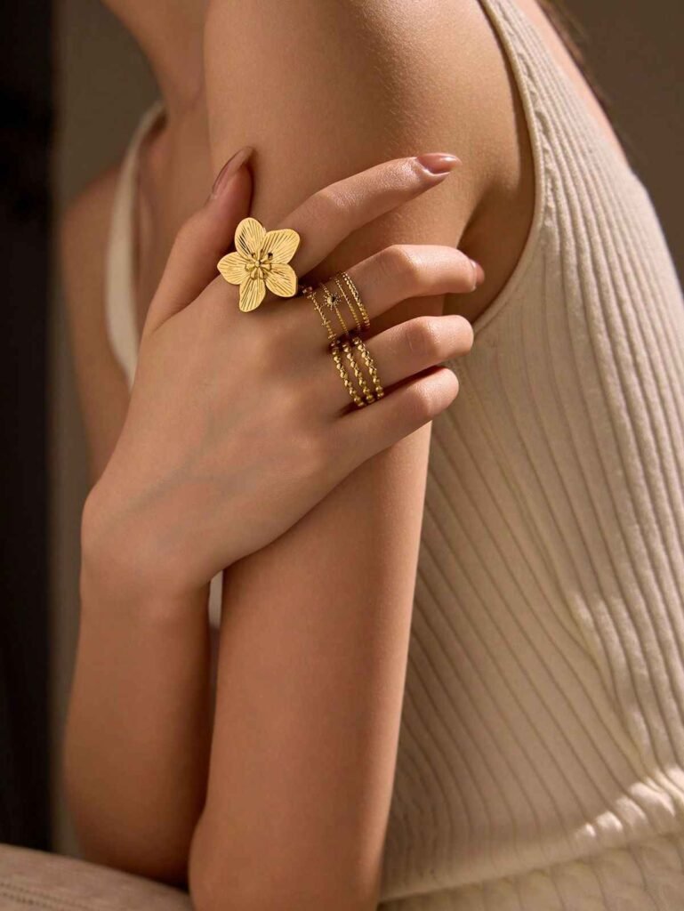 Stylish anti-tarnish ring for women – waterproof and low-maintenance design